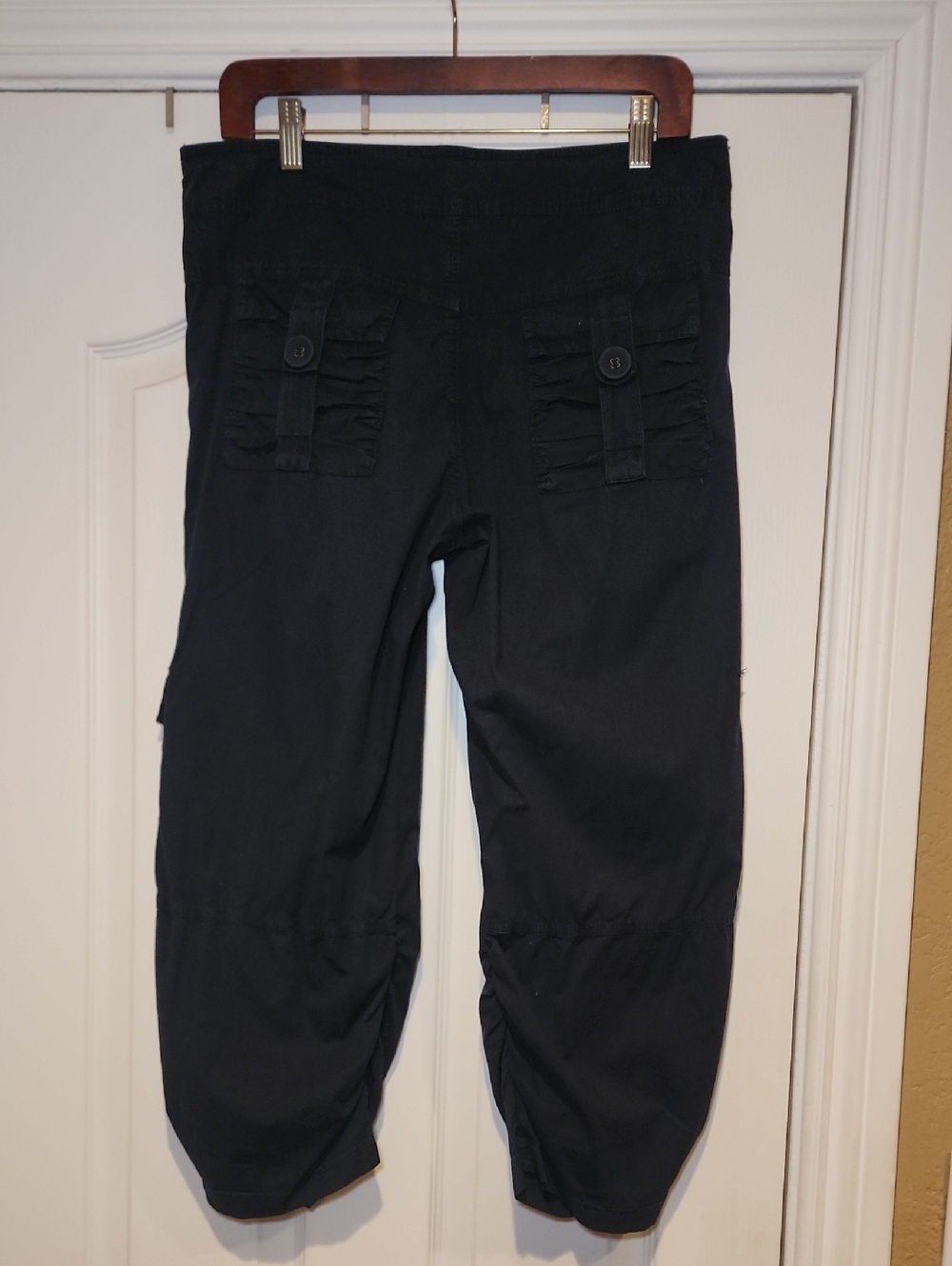 Wearables Black Cargo Drawstring Capri Pants, Sz. S - Picture 6 of 12